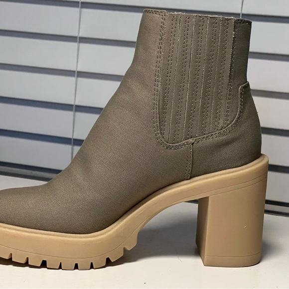 Dole Vita Canvase Sage Bootie Size 8 - Picture 5 of 15